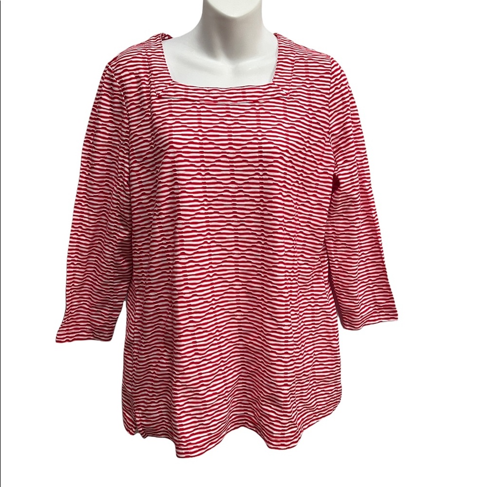 Kim Rogers Red/white textured top. Size large